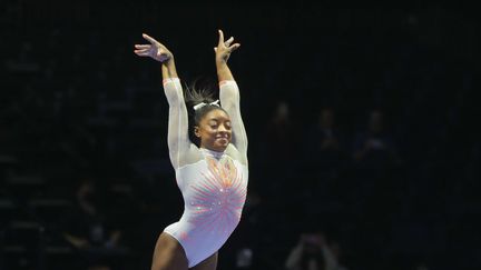 La gymnaste américaine Simone Biles lors d'une compétition à Indianapolis, le 22 mai 2021. (KYLE OKITA / CSM / SHUTTERSTOCK / SIPA)