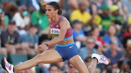 Sydney McLaughlin en séries du 400 m haies, lors des championnats du monde d'Eugene (Etats-Unis), le 20 juillet 2022.&nbsp; (CHRISTIAN PETERSEN / AFP)