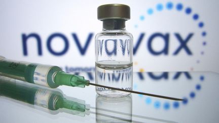 Le vaccin Novavax est désormais autorisé en France. (FRANK HOERMANN / SVEN SIMON / AFP)