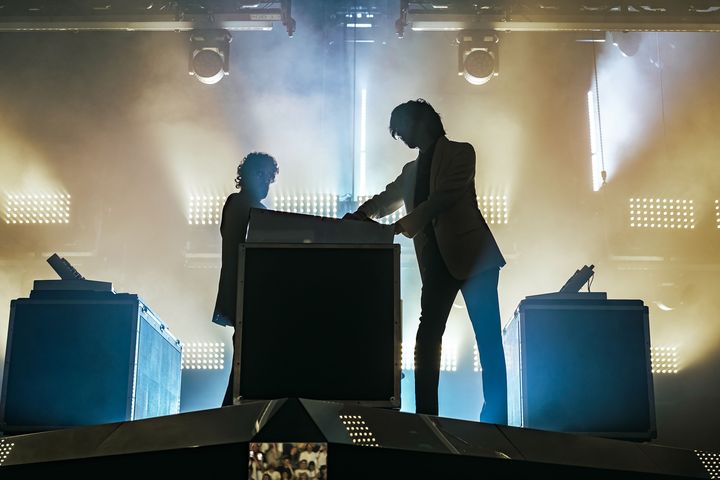 Gaspard Augé and Xavier de Rosnay de Justice, Monday June 17, 2024 at the Nuits de Fourvière festival.  (JULIETTE VALERO / THE NIGHTS OF FOURVIERE)