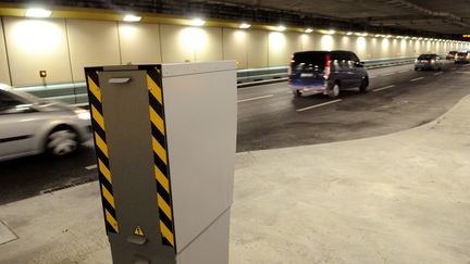 Un radar automatique dans le tunnel de la Joliette, &agrave; Marseille (Bouches-du-Rh&ocirc;ne), le 8 d&eacute;cembre 2013. (  MAXPPP)