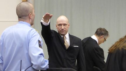 VIDEO. Norvège : la salut nazi d'Anders Behring Breivik à l'ouverture de son procès