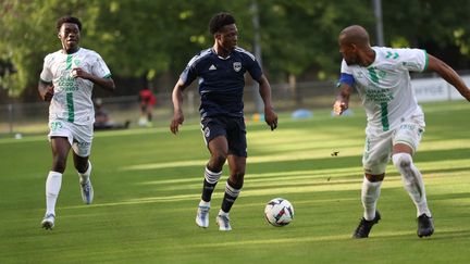 Saint-Etienne et Bordeaux se sont affrontés à Vichy durant un match de préparation, le 20 juillet 2022. (THIERRY LARRET / MAXPPP)