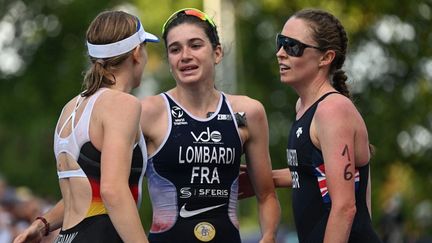 Après plus de 1 heure et 52 minutes d'effort, la triathlète française Emma Lombardi, championne du monde U23 l'année dernière, remporte la médaille de bronze à Munich (Allemagne). C'est la Britannique Non Stanford qui est titrée, en solitaire. Cassandre Beaugrand se classe 5e et Léonie Périault 28e.