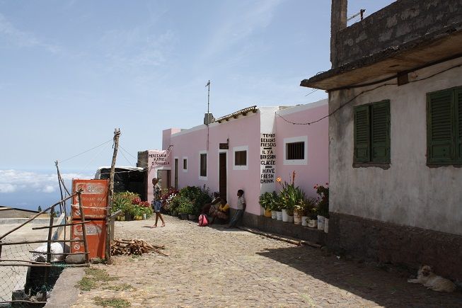 &nbsp; (Le hameau de Pico da Cruz © Photo : Emmanuel Langlois)