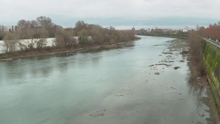 Le faible taux de précipitations et les températures anormalement élevées pour la saison favorisent une sécheresse à Toulouse (Haute-Garonne), mardi 3 janvier. (CAPTURE ECRAN FRANCE 3)