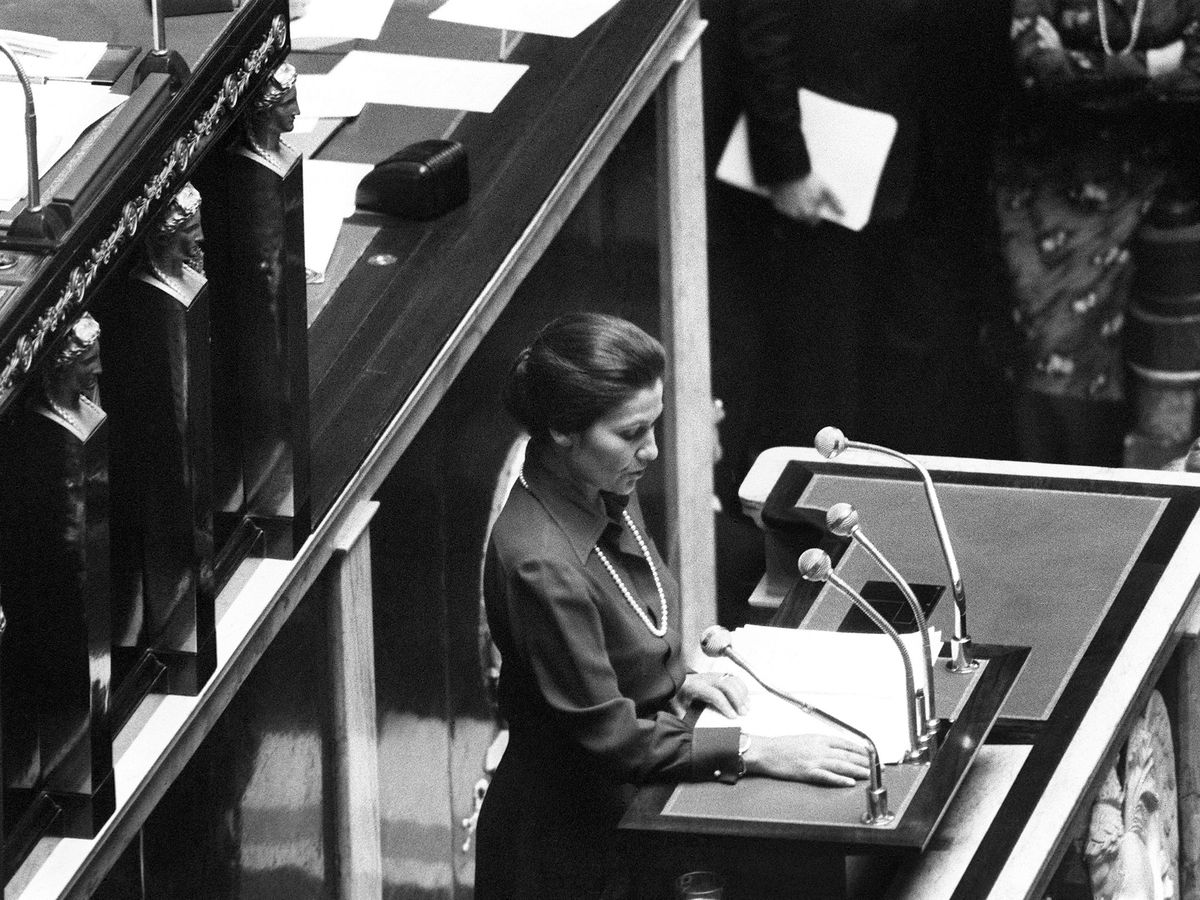 Recit Ces Exces M Ont Servie Novembre 1974 L Intense Bataille De Simone Veil Pour La Depenalisation De L Avortement