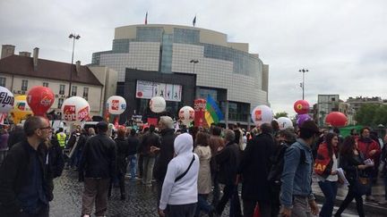 Au d&eacute;part la manifestation&nbsp;CGT-FO-FSU et Solidaires, place de la Bastille, &agrave;&nbsp;Paris, le 1er mai 2014. (CAROLE BELINGARD / FRANCETV INFO )