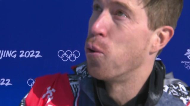 Toutes les bonnes choses ont une fin, Shaun White, la légende américaine du snowboard a effectué son dernier run à Pékin dans un concours où il s'est classé au pied du podium. Une séquence émotion à ne pas manquer où l'Américain n'a pas pu retenir ses larmes.