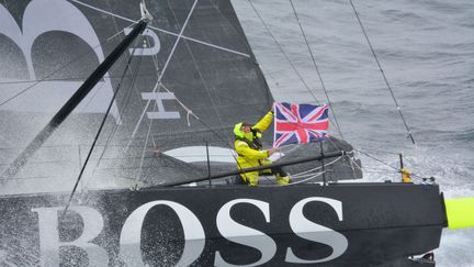 Le skipper britannique, Alex Thomson. (MARINE NATIONALE / NEFERTITI)