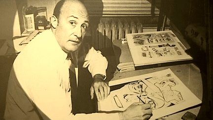 Will Eisner à sa table de travail, l'une des photos à découvrir au Musée de la BD d'Angoulême.
 (France 3 / Culturebox)