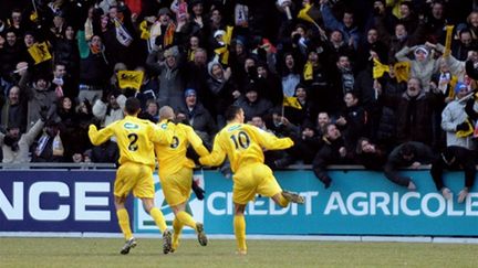 La joie des joueurs de Chambéry en Coupe de France (JEAN-PIERRE CLATOT / AFP)