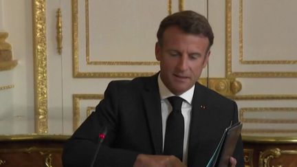 Politique : la menace de dissolution de l'Assemblée autour de la réforme des retraites, un pari dangereux pour l'exécutif ? (FRANCE 3)