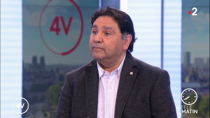 Djillali Annane sur le plateau des "4 Vérités" sur France 2, le 23 mars 2021. (FRANCE 2 / FRANCE.TV)