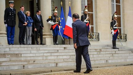 Le pr&eacute;sident de la R&eacute;publique, Fran&ccedil;ois Hollande, le 7 novembre 2013 &agrave; l'Elys&eacute;e, &agrave; Paris. (MAXPPP)