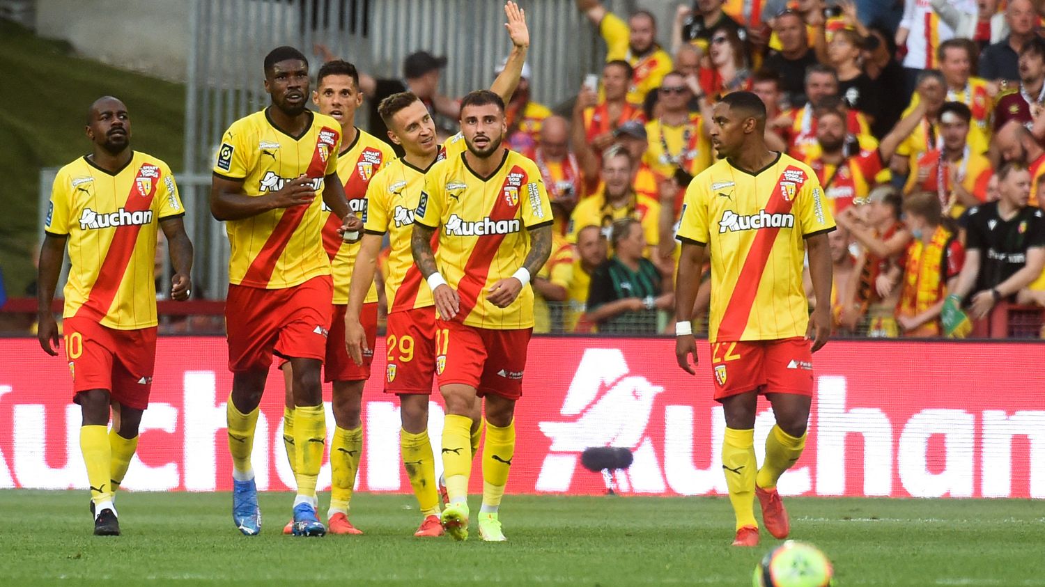 Ligue 1 : Lens Vainqueur D'un Derby Agité Contre Lille