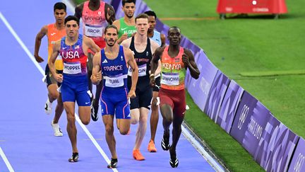 Les coureurs du 800 m en finale des Jeux olympiques de Paris, le 10 août 2024 au Stade de France. (AFP)