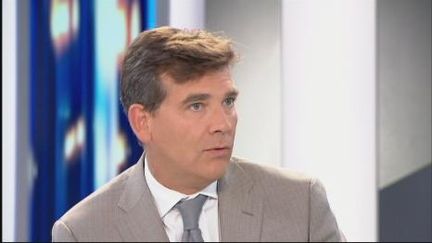 Arnaud Montebourg est l'organisateur et l'invité d'honneur de la fête de la rose de Frangy-en-Bresse. (F2)