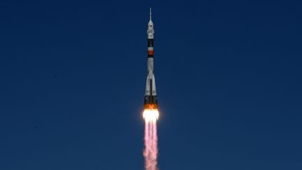 Décollage de la fusée Soyouz, en route vers la Station spatiale internationale, depuis&nbsp;Baïkonur, au Kazakhstan, le 11 octobre 2018. (KIRILL KUDRYAVTSEV / AFP)