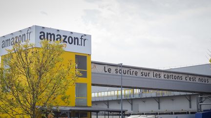 Un dépôt Amazon à Saran (Loiret), en octobre 2018. (GUILLAUME SOUVANT / AFP)