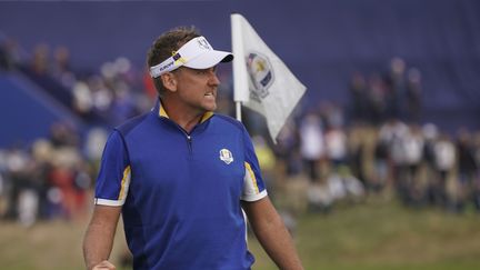 Le joueur anglais&nbsp;Ian Poulter a offert la victoire à&nbsp;l'équipe européenne&nbsp;face aux Etats-Unis lors de la 42e édition de la Ryder Cup au Golfe national de Saint-Quentin-en-Yvelines, près de Paris, dimanche 30 septembre 2018. (LIONEL BONAVENTURE / AFP)