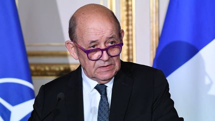 Le ministre français des Affaires étrangères, Jean-Yves Le Drian, à Paris, le 10 décembre 2021. (BERTRAND GUAY / POOL / AFP)