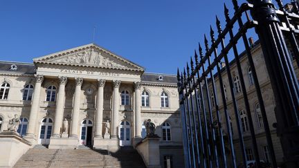 Le palais de justice d'Amiens. (THOMAS SAMSON / AFP)