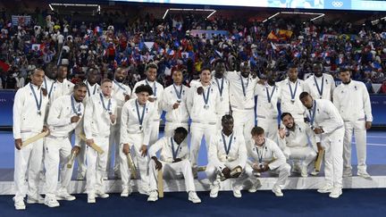 Les footballeurs français ont décroché la médaille d'argent, après leur défaite en finale face à l'Espagne, vendredi 9 août, lors des Jeux olympiques de Paris 2024. (HERVIO JEAN-MARIE / AFP)