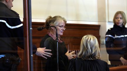 Jacqueline Sauvage devant la cour d'assises du tribunal de Blois (Loir-et-Cher), le 1er décembre 2015. (MAXPPP)