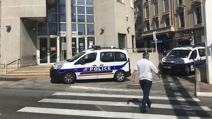 Le commissariat général de&nbsp;Cannes, le 16 avril 2020. (FRANTZ BOUTON / MAXPPP)