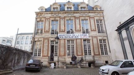 "le ministère de la crise des banlieues" à Paris (Thomas Samson (AFP))