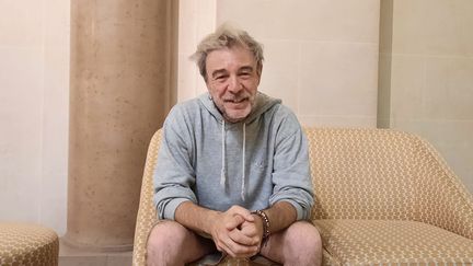 Fabcaro, l'auteur de "L'Iris blanc", le dernier tome des aventures d'Astérix. (Sandrine ETOA ANDEGUE / RADIOFRANCE)