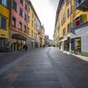 Une&nbsp;rue quasi déserte à Bergame (Italie), le 10 mars 2020. (MAXPPP)