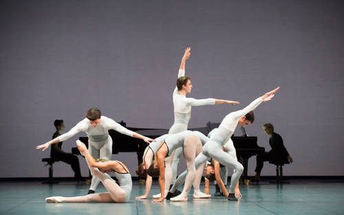  In Creases
 (Julien Benhamou/Opéra national de Paris)