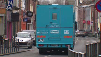 Dans le Nord, un camion itinérant de services publics voyage de commune en commune