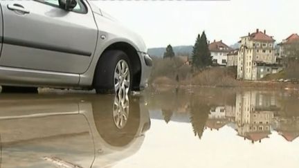 Inondations : à Besançon, le niveau du Doubs continue à monter