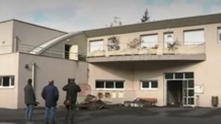 Puy-en-Velay : un proviseur agressé et un lycée incendié