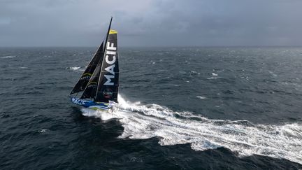 Vendée Globe : Charlie Dalin attendu en vainqueur aux Sables-d'Olonne mardi matin avec un record à la clé