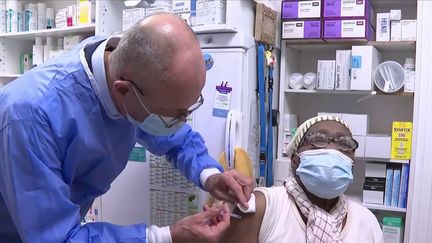 Vaccin contre le Covid-19 : les Français se ruent sur la dose de rappel