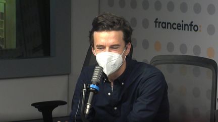 François-Xavier Ménage dans le studio de franceinfo, le 7 février 2022. (FRANCEINFO / RADIOFRANCE)