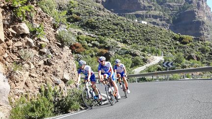 L'équipe cycliste FDJ en stage de préparation aux Canaries en avril 2017. (FABRICE RIGOBERT / RADIO FRANCE)