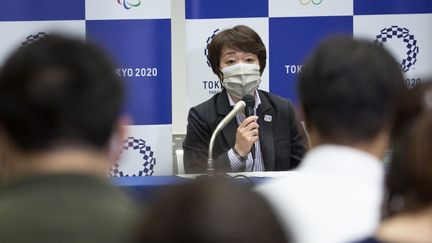 Seiko Hashimoto, président du comité d'organisation des Jeux olympiques de Tokyo 2020, s'exprime lors d'une conférence de presse à Tokyo le 11 juin 2021. (YUICHI YAMAZAKI / POOL)