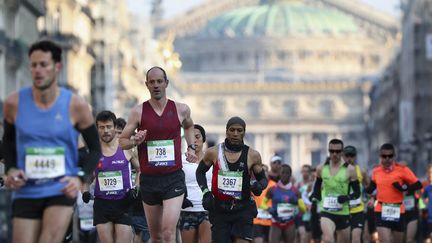 La dernière édition du Marathon Paris s'était déroulée le 14 avril 2019.&nbsp; (KENZO TRIBOUILLARD / AFP)