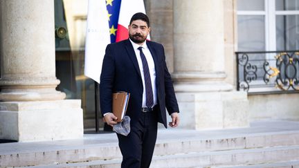 Le ministre de la Fonction publique, Guillaume Kasbarian, lors d'un conseil des ministres à l'Elysée, le 24 octobre 2024. (TELMO PINTO / NURPHOTO / AFP)