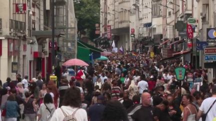 Marche des fiertés : un rendez-vous "fondamental" pour les droits des personnes LGBT (FRANCEINFO)