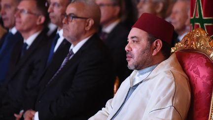 Le roi du Maroc Mohammed VI lors du discours du directeur g&eacute;n&eacute;ral de PSA Peugeot Citroen, le 19 juin 2015, au palais royal de Rabat (Maroc).&nbsp; (FADEL SENNA / AFP)