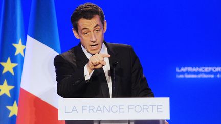 Nicolas Sarkozy&nbsp;lors de sa derni&egrave;re r&eacute;union publique de campagne aux Sables d'Olonne (Vend&eacute;e), le 4 mai 2012. (ALAIN JOCARD / AFP)