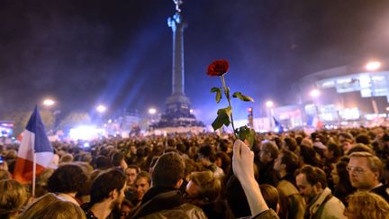 JOUR J Les supporters de Fran&ccedil;ois Hollande sont r&eacute;unis place de la Bastille &agrave; Paris apr&egrave;s la victoire du candidat socialiste &agrave; l'&eacute;lection pr&eacute;sidentielle, le 6 mai 2012. (ERIC FEFERBERG / AFP)