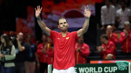 Tennis : Federer, Djokovic, Alcaraz, Serena Williams, Ronaldo... Rafaël Nadal reçoit des hommages appuyés après son dernier match