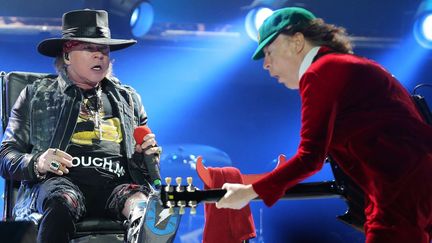 Axl Rose et Angus Young de AC/DC le 7 mai 2016 à Lisbonne.
 (Armando Franca/AP/SIPA)